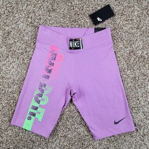 NEW Nike NSW Tight Fit Mid Rise Women's SMALL Bike Shorts Activewear Lounge Gym